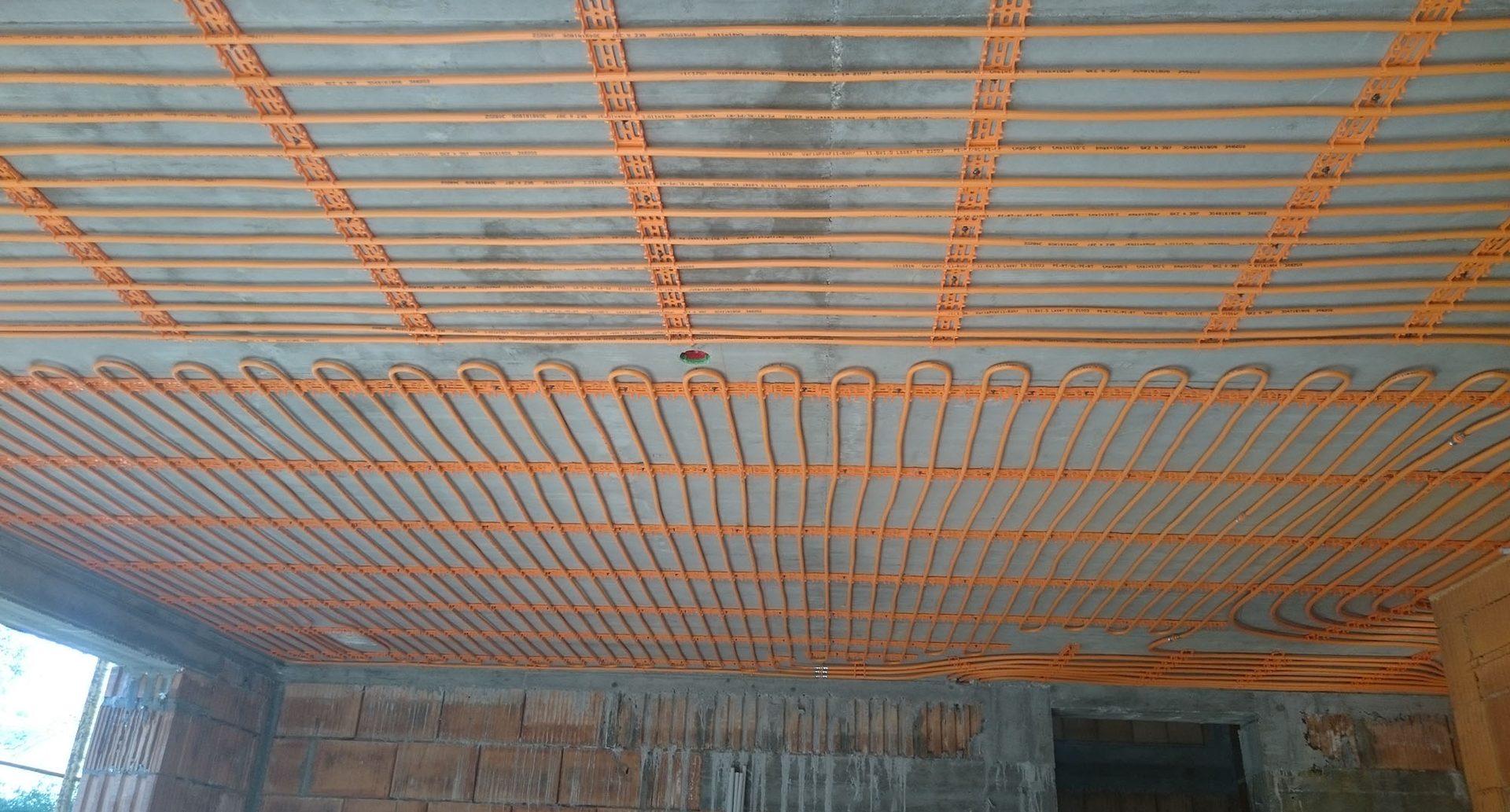 Klimaatplafond met pleisterafwerking